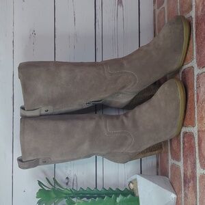 Kenneth Cole REACTION Women's Happy Hunt Taupe Grey Beige Suede Midi‎ Boots 9